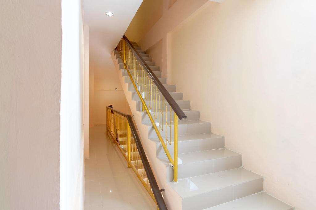 Медан: OYO 2895 Paranginan Residence