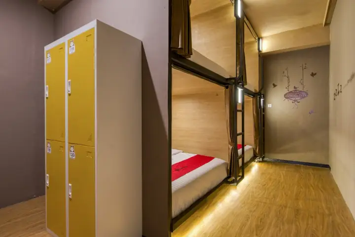 RedDoorz Hostel near Malang Train Station 3 — фото 2