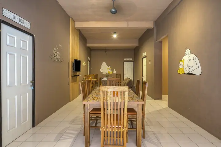 Маланг: RedDoorz Hostel near Malang Train Station 3
