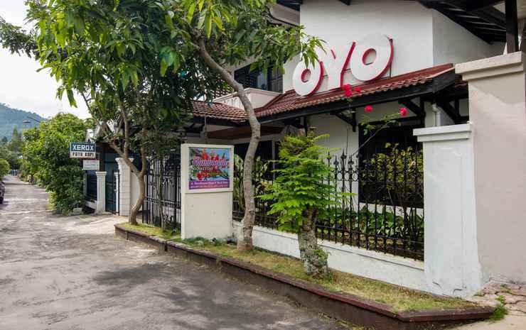 Бату: Oyo 3067 Flamboyan Residence Syariah