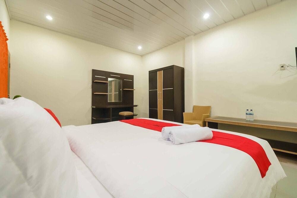 RedDoorz Plus @ Setiabudi Medan 4 — фото 4