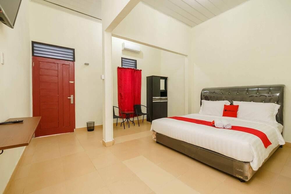 RedDoorz Plus @ Setiabudi Medan 4 — фото 3