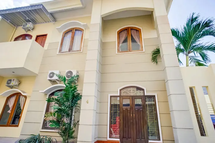 Депок: OYO 3144 Ndalem Amandari