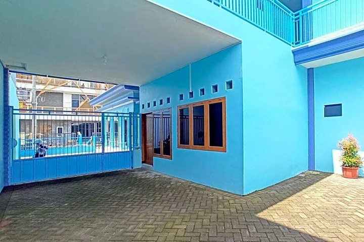 Маланг: OYO Life 3183 Kost Putri Biru Sigura-gura