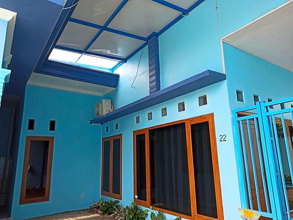 OYO Life 3183 Kost Putri Biru Sigura-gura — фото 1