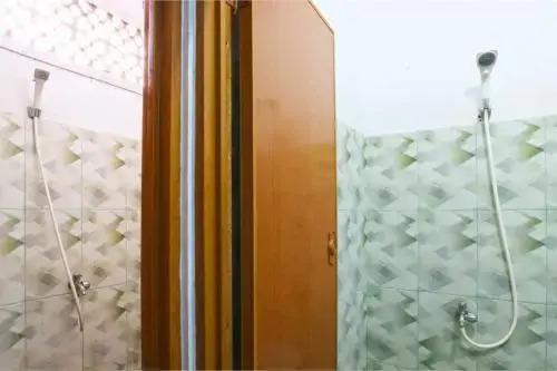 Джакарта: Kabin Kapsul Kayu Jati V Hostel