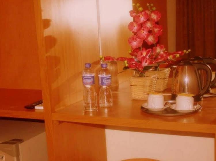 Депок: Nirvana Inn
