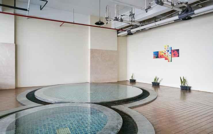 Депок: Cozy Minimalist 2BR with City View at Atlanta Apartment