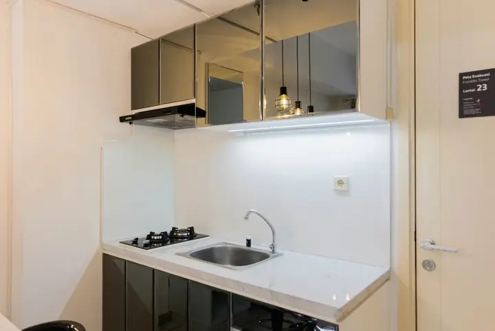 Legok: 2br Apartment with Study Room at M-Town Residence