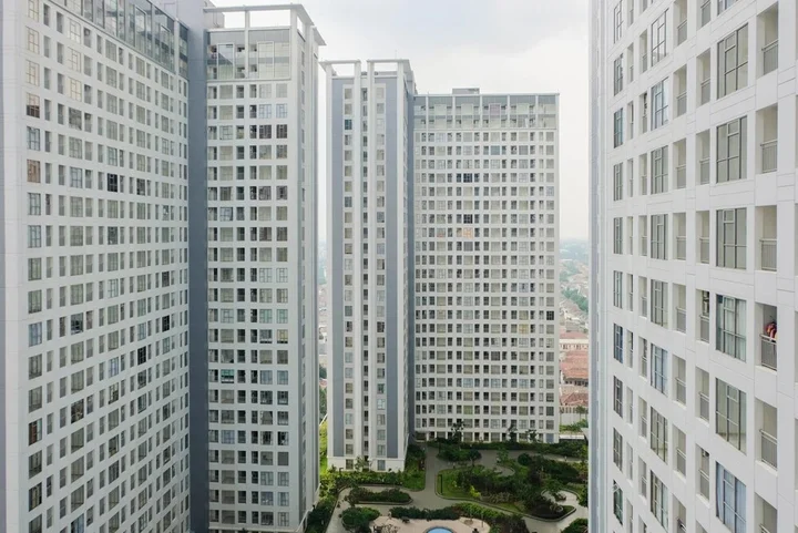 Legok: 2br Apartment with Study Room at M-Town Residence