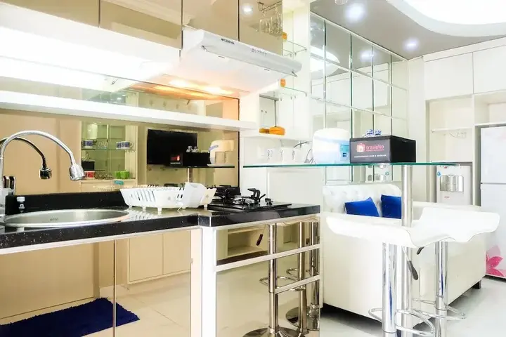 Джакарта: Posh 2BR Apartment at Bassura City near Shopping Mall
