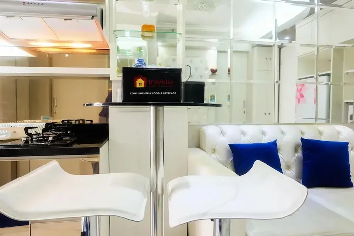 Джакарта: Posh 2BR Apartment at Bassura City near Shopping Mall