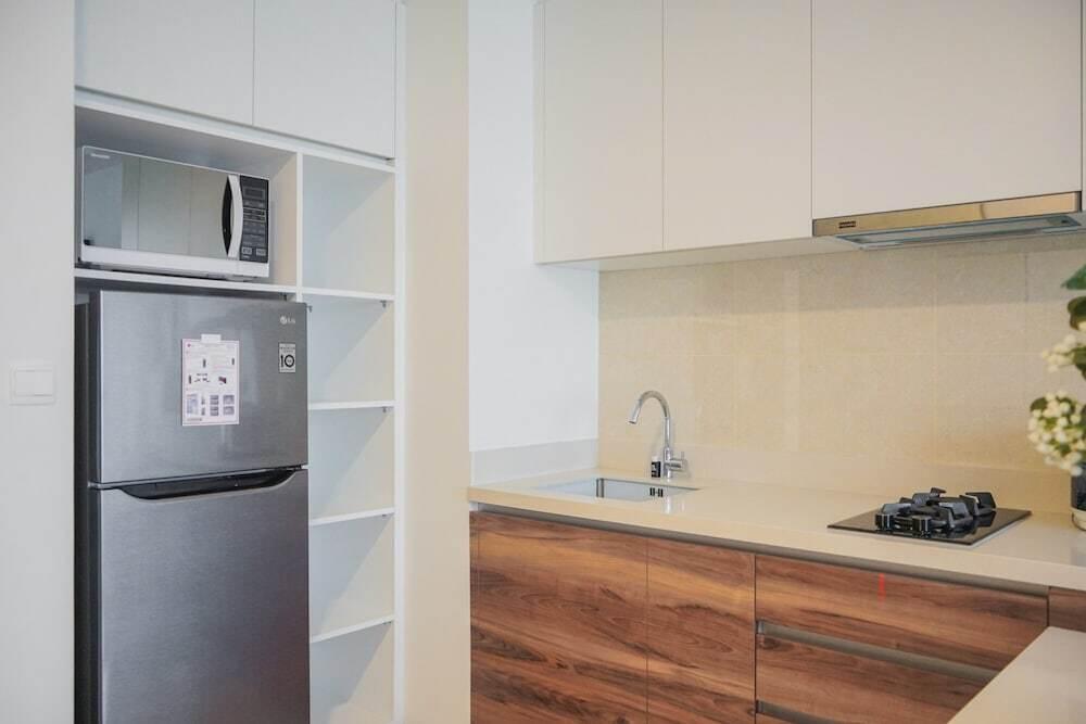 Legok: Comfortable 1BR Apartment at Marigold Nava Park