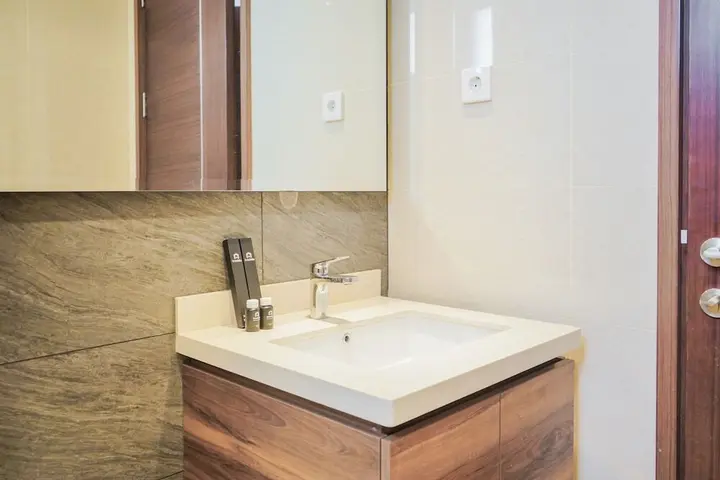 Legok: Comfortable 1BR Apartment at Marigold Nava Park