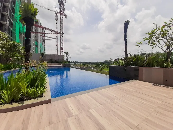 Legok: Comfortable 1BR Apartment at Marigold Nava Park