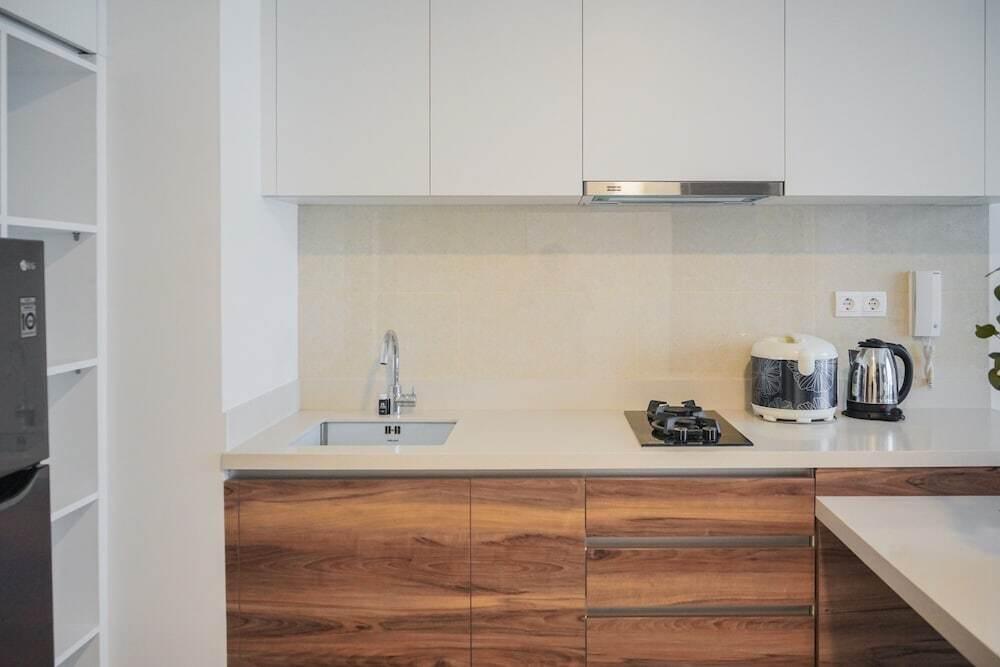 Legok: Comfortable 1BR Apartment at Marigold Nava Park