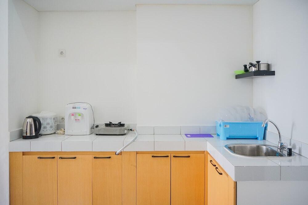 Legok: Minimalist And Elegant 1Br Apartment At Casa De Parco