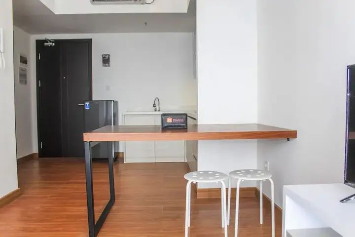 Legok: Elegant and Modern 1BR Casa De Parco Apartment