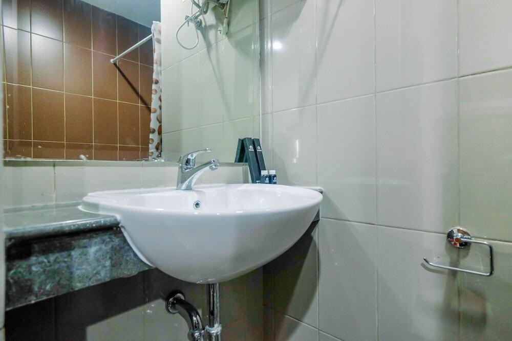Депок: New Furnished 1BR Apartment @ Atlanta Residences