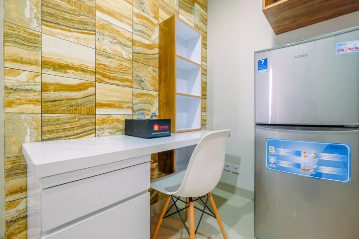 Депок: New Furnished 1BR Apartment @ Atlanta Residences