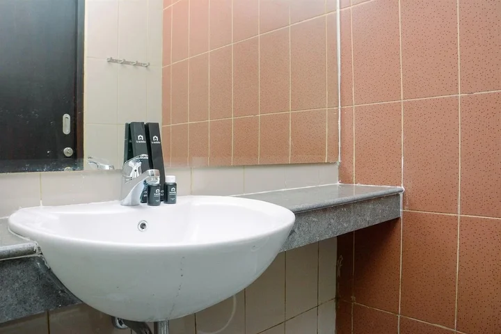 Депок: Best Location 1BR Apartment at Atlanta Residences