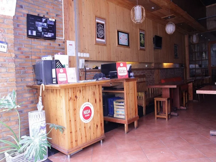 Медан: Nida Rooms Muara 16 Polonia at House of Zaza Zizi