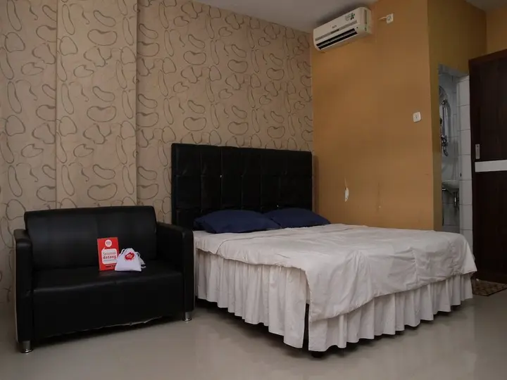 Медан: Nida Rooms Muara 16 Polonia at House of Zaza Zizi