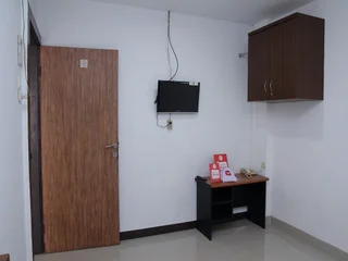 Медан: Nida Rooms Muara 16 Polonia at House of Zaza Zizi