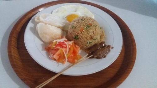 Пурвакерти: COCONUT BEACH BUNGALOWs & WARUNG