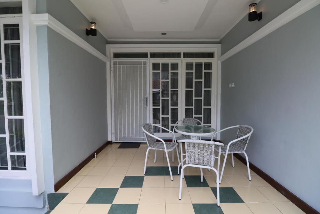 Чипанас: Diyar Villas Puncak M6-11