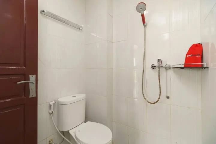 Петумбак: RedDoorz Plus near Kualanamu International Airport 2