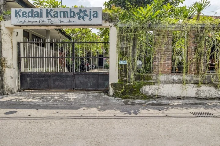 Батуретно: RedDoorz Hostel near Adisucipto Airport Yogyakarta