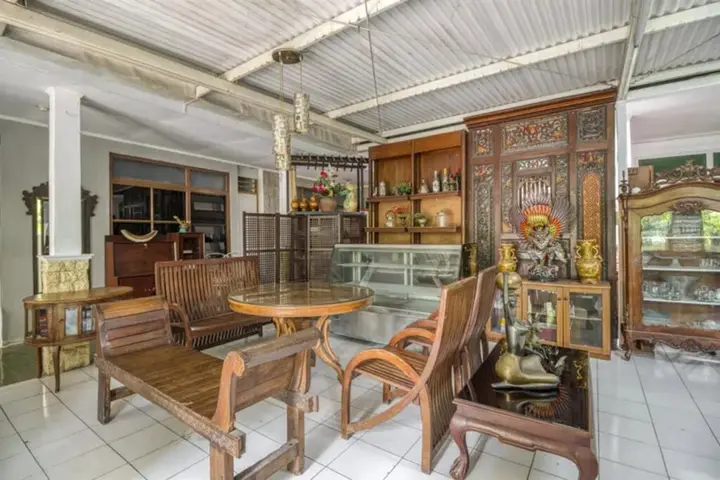 Батуретно: RedDoorz Hostel near Adisucipto Airport Yogyakarta