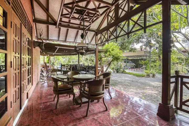 Батуретно: RedDoorz Hostel near Adisucipto Airport Yogyakarta