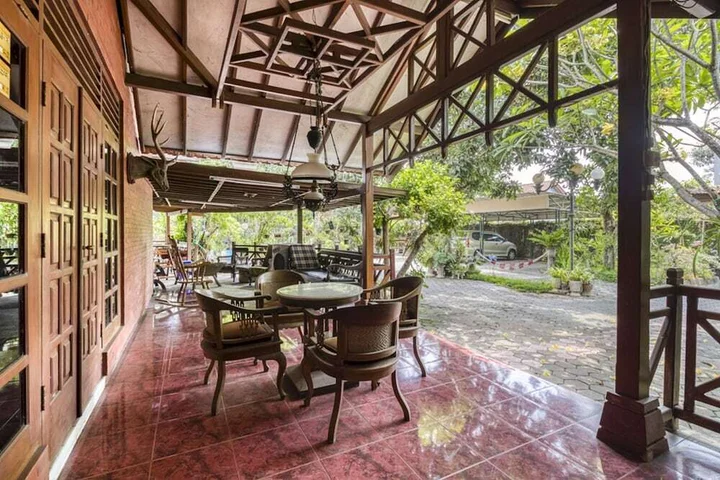 Батуретно: RedDoorz Hostel near Adisucipto Airport Yogyakarta