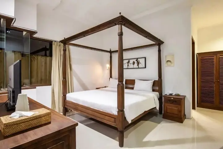 8-BR Private Pool Villa Walk to Seminyak Beach — фото 5