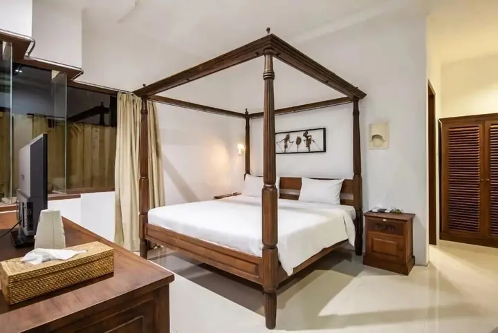 Кута: 8-BR Private Pool Villa Walk to Seminyak Beach