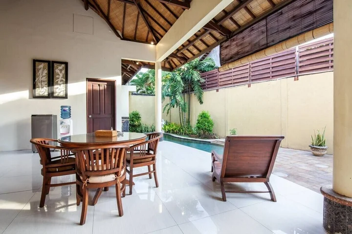 Кута: 8-BR Private Pool Villa Walk to Seminyak Beach