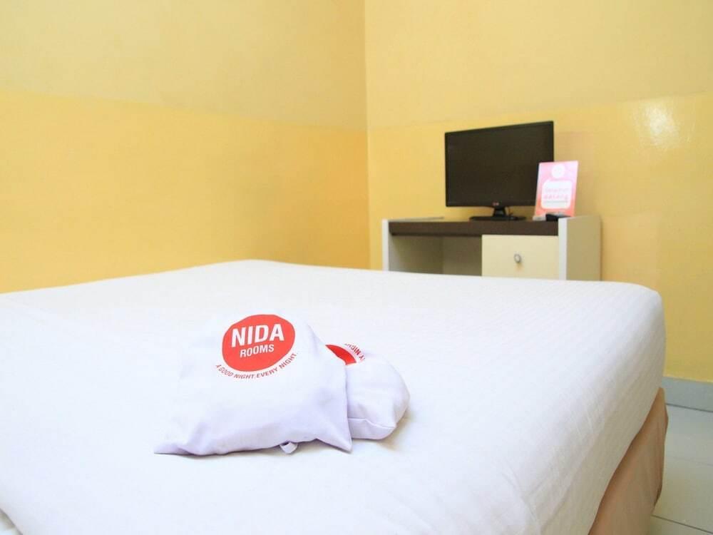 Медан: Nida Rooms Selat Panjang 11 Medan Kota at Wisma Sederhana Budget Hotel