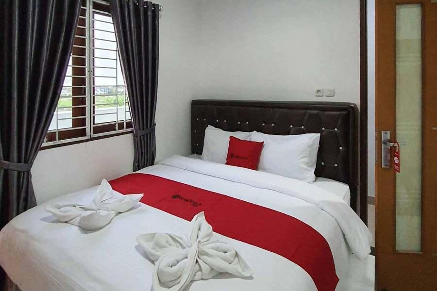 Петумбак: RedDoorz near CitraLand Gama City Medan