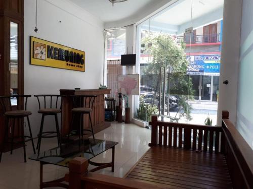 Суракарта: Kemuning Homestay