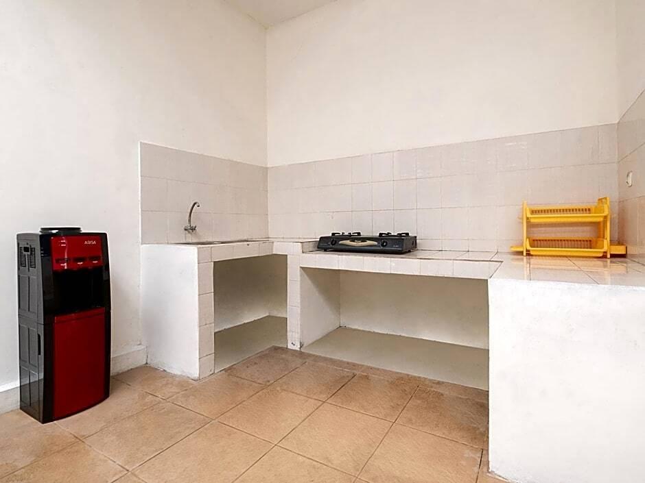 Депок: OYO Life 2807 Nusa Indah Kost Putri