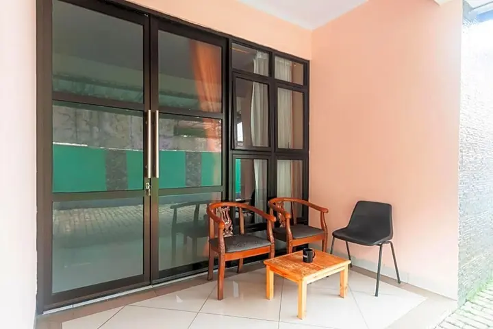 Депок: OYO Life 3162 Raihan Residence
