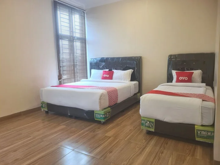Медан: OYO 3316 Adam Malik Guesthouse Near Stasiun Medan