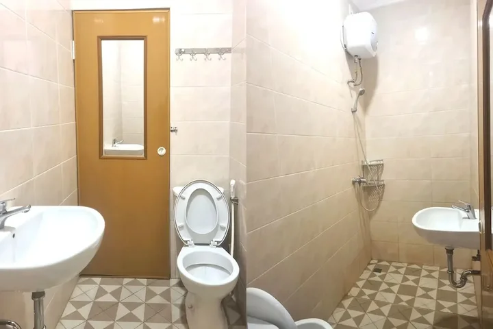Медан: OYO 3316 Adam Malik Guesthouse Near Stasiun Medan