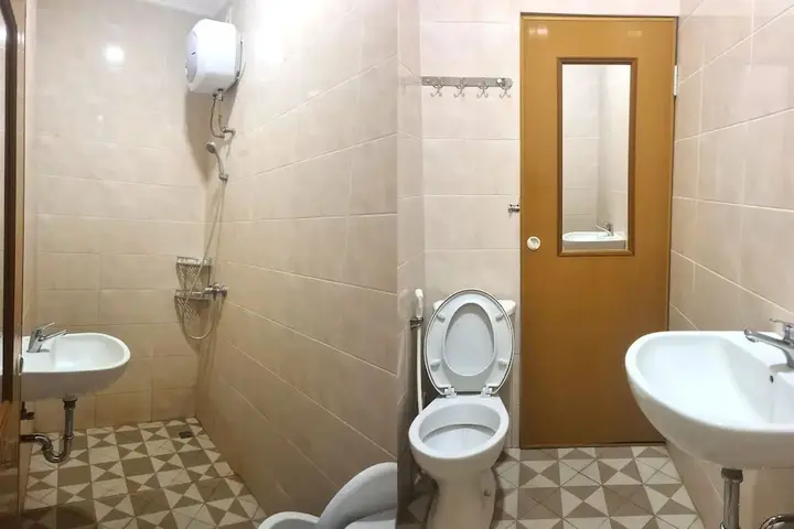 Медан: OYO 3316 Adam Malik Guesthouse Near Stasiun Medan