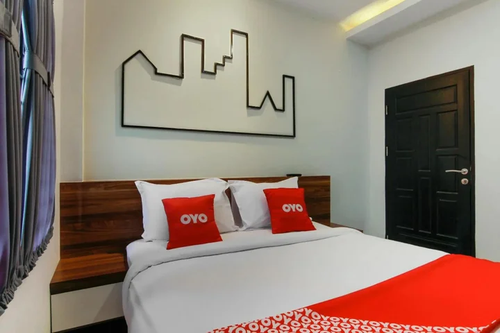 Медан: Capital O 3476 Millenium Inn