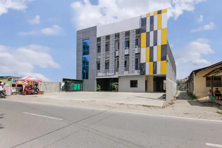 Медан: Capital O 3476 Millenium Inn