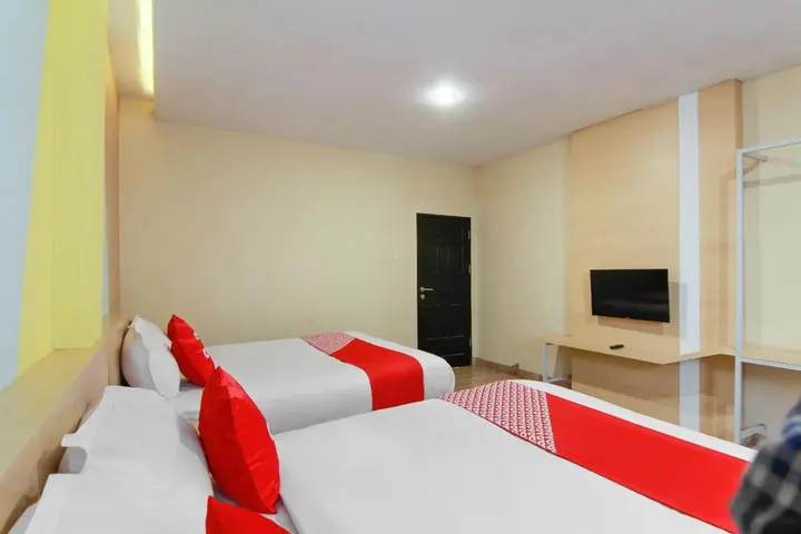 Медан: Capital O 3476 Millenium Inn