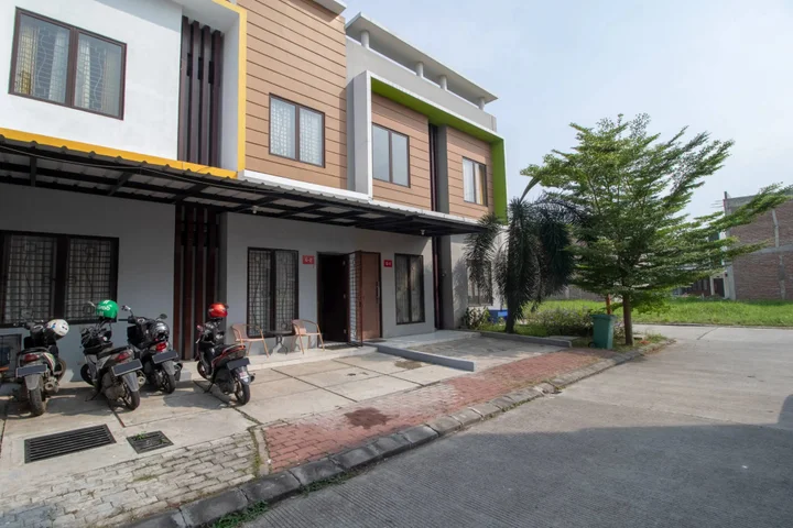 Караванг: OYO 3253 Sofia Residence Syariah